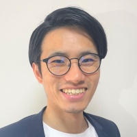 初谷 純（はつがい・じゅん）