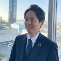 有座 健介（ありざ・けんすけ）